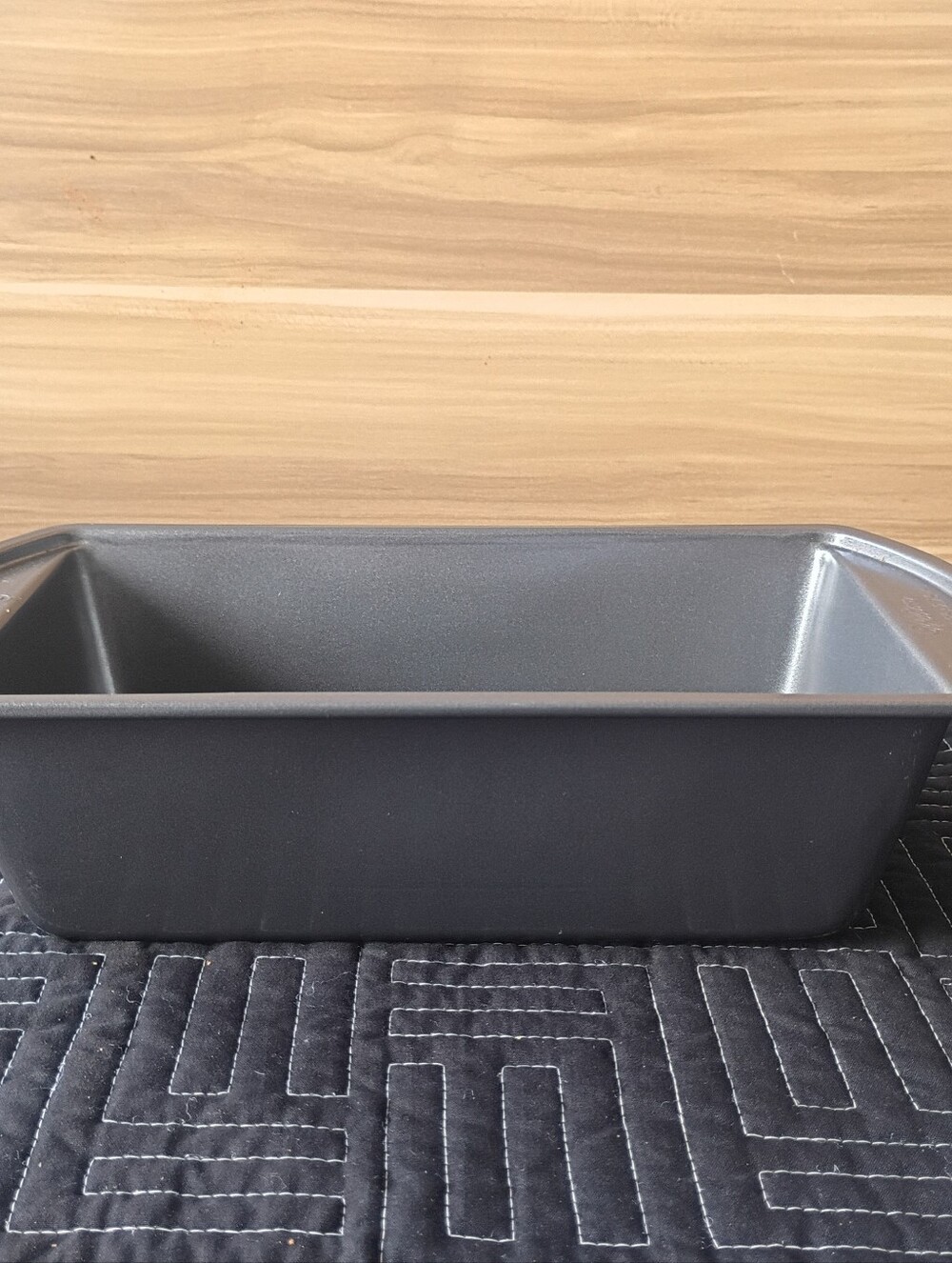 Wilton 2-Piece Non-Stick Meatloaf Pan Set - Picture 6 of 14